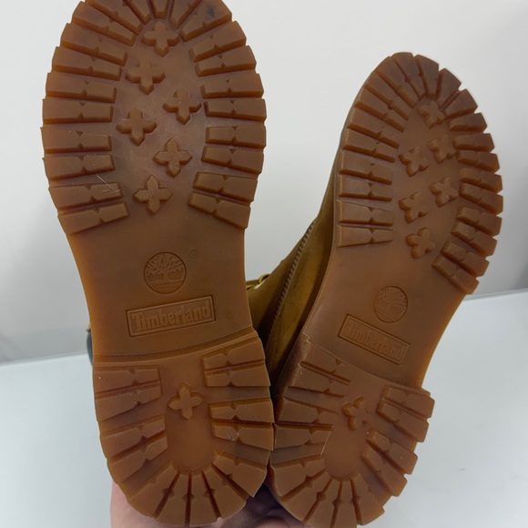 Timberland 6 Inch Premium Waterproof Boots in the classic wheat nubuck color 8.5 - Picture 6 of 6